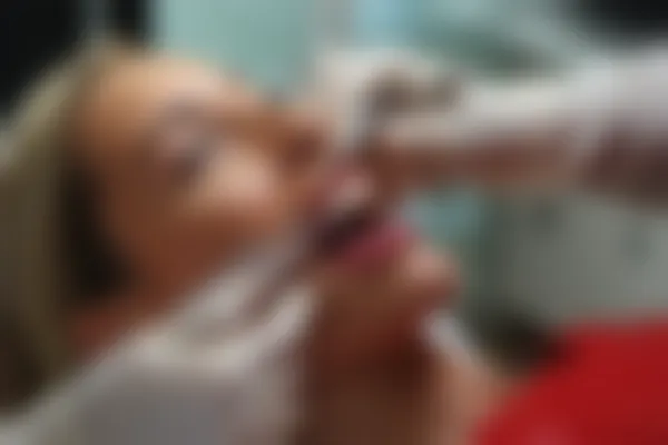 广州康齿美口腔门诊部为您提供杰出的口腔颌面外科服务，现仅需780元起，原价980元起，助您绽放自信微笑！