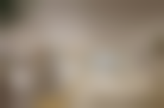 虽然没有具体的医生名字信息，但门诊部依托中、日、韩及台湾从业多年骨干医生团队，这些骨干医生在整形美容、医疗抗衰老、无创微美容、美体美塑等领域有着丰富的经验和专精的技术，能够为顾客提供优质的服务。