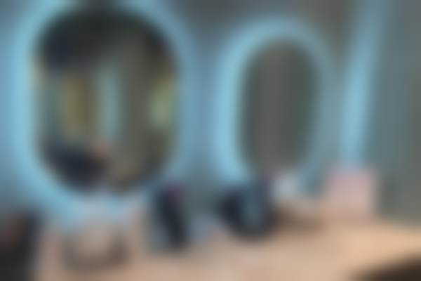 【韩国VS LINE皮肤科医生团队：】