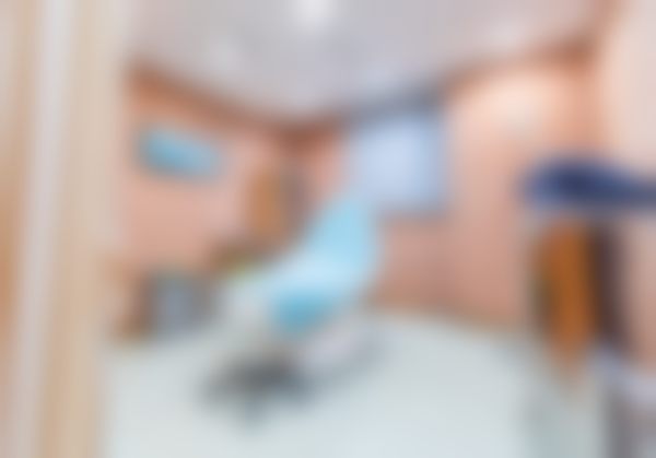 上海艺星王肖琴医生的职业经历是怎样的？