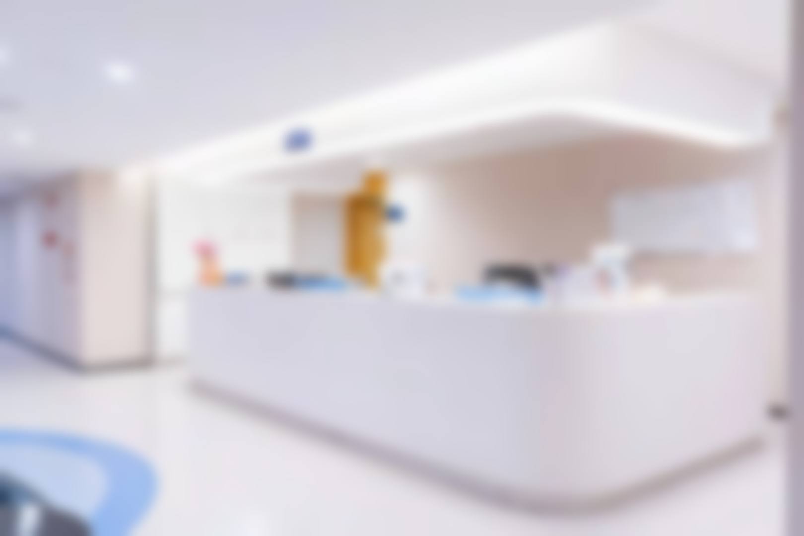 广州高尚医学美容中 心李翠华服务好不好？