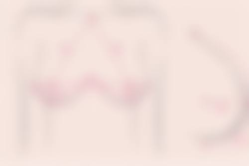 亚健康调理项目则从整体上调节身体机能。通过中医调理、营养询问等方式，帮助顾客改善身体的亚健康状态。医生会根据顾客的体质和生活习惯，制定个性化的调理方案，包括饮食建议、运动指导等。