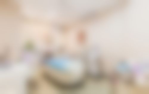 广州唯伊医疗美容门诊部有一位特别厉害的医生，叫朱秀芝，她是主治医师。朱秀芝医生成功完成整形手术近万例，将现代人体雕刻、人体和谐美学、仿生美学应用于综合整形手术，尤其擅长胸部整形手术和抽脂减肥。特别多顾客就是冲着朱医生的技术来的呢。