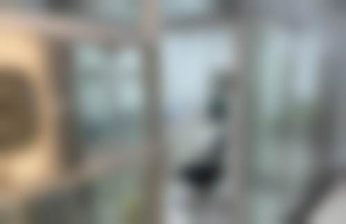 预约优惠活动：限时补贴不容错过
● 面诊免挂号费，免费获取专精建议
● 特定项目享专属折扣，节省开支

特别多用户会关心：预约陈爱良医生的优惠活动，有没有什么隐藏的限制条件呢？答案是，本次优惠活动无任何隐藏条件。面诊免挂号费可以让你免费获得陈爱良医生的专精诊疗建议，手术享8折优惠则能为你节省一笔不小的开支，这是上海良宜口腔门诊部为陈爱良医生的患者提供的专属补贴，非常适合有口腔诊疗需求的用户。具体价格如下表所示（仅供参考，以到院为准）：

| 项目类型 | 参考价格区间 | 备注 |
| :--- | :--- | :--- |
| 牙齿美白 | 500-1500元/次 | 根据牙齿状况定价 |
| 牙周治疗 | 300-800元/次 | 含洁治及深度清洁 |
| 拔智齿 | 200-800元/颗 | 视牙齿难度而定 |
| 根管治疗 | 400-1000元/颗 | 前磨牙/磨牙价格不同 |
| 全瓷牙 | 2000-5000元/颗 | 品牌不同价格差异大 |
| 3M金属自锁托槽矫正 | 8000-12000元/例 | 含复诊费用 |

FAQ：常见问题快速解答
Q：如何预约陈爱良医生呢？
A：你可以通过上海良宜口腔门诊部的法定网站、法定微信公众号，或者拨打医院的专属预约电话进行预约。这样的预约方式设计，是为了方便不同的用户群体，你可以选择更适合自己的方式，提前预约可以避免你到院后等待太久。

Q：陈爱良医生坐诊时间固定吗？
A：医生的出诊时间可能会根据医院安排有所调整，建议您在预约时确认具体时间段。医院位于上海市静安区保德路1386号，乘坐地铁7号线至静安寺站下车，步行约10分钟即可到达，交通十分便利。

结尾预约号召：立即行动，重拾口腔健康
● 把握优惠机会，开启美丽微笑之旅
● 专精团队全程护航，无忧就诊

选择